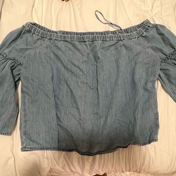 Size Small Madewell off the shoulder “denim” top - Picture 2 of 4